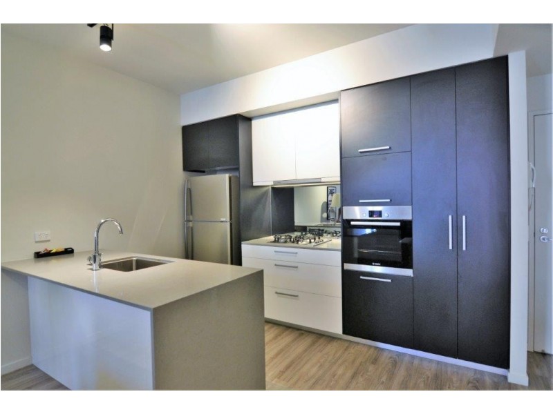 1016/9 Edmondstone street, South Brisbane QLD 4101