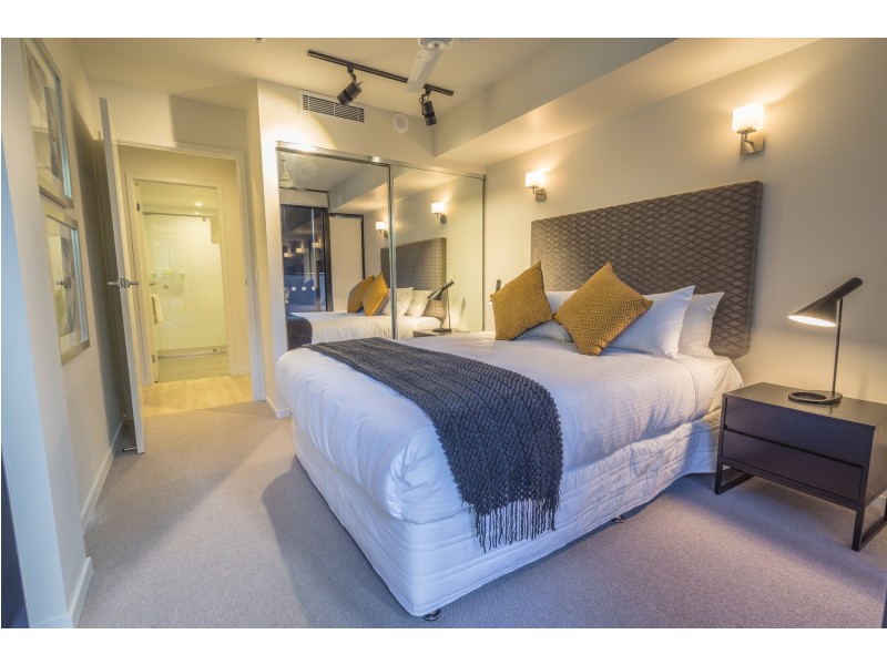 2065/9 Edmondstone Street, South Brisbane QLD 4101