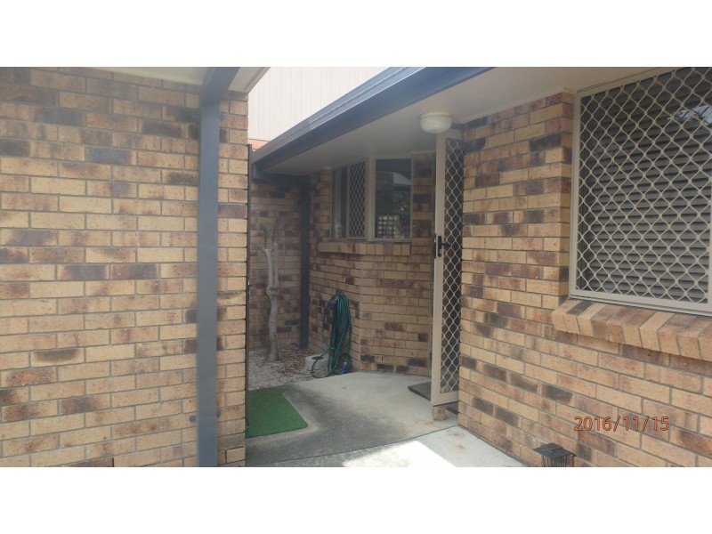 waterfront unit @/11 waterford court, Bundall QLD 4217