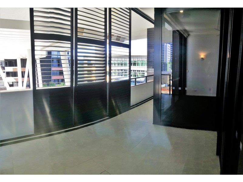 2049/9 Edmondstone street, South Brisbane QLD 4101