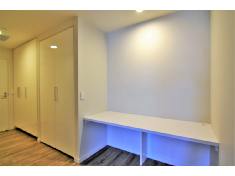 2046/9  Edmondstone street, South Brisbane QLD 4101