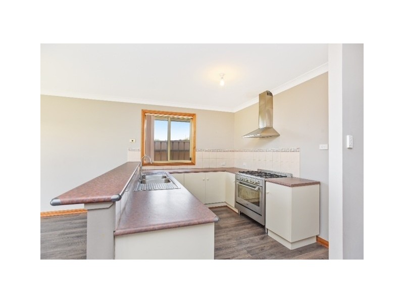 18 Windlass Square, Seaford Rise SA 5169