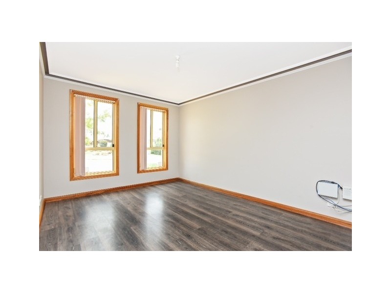 18 Windlass Square, Seaford Rise SA 5169