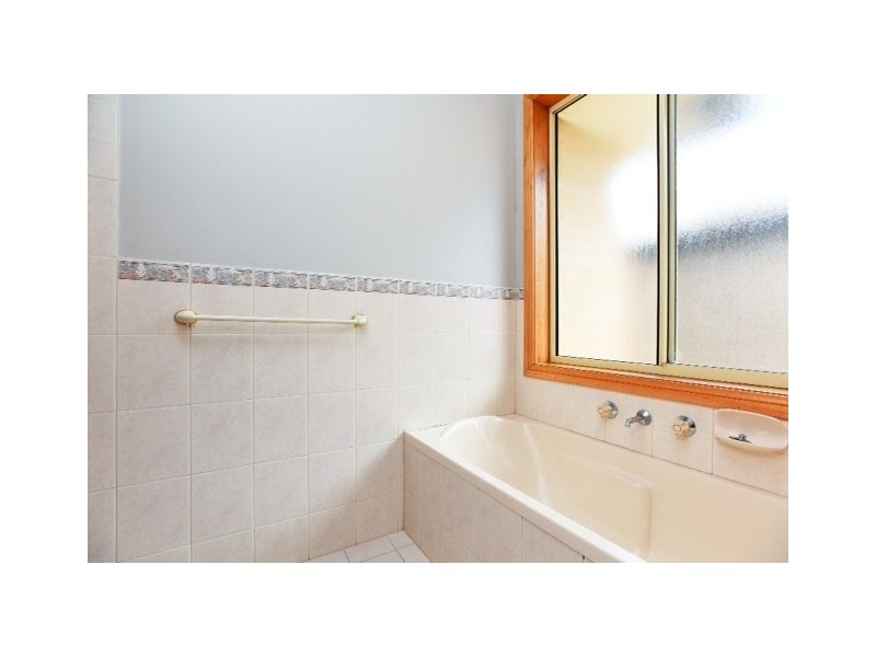 18 Windlass Square, Seaford Rise SA 5169