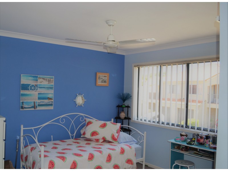 San Capistrano 1 Santa Isobel Blvd, Pacific Pines QLD 4211