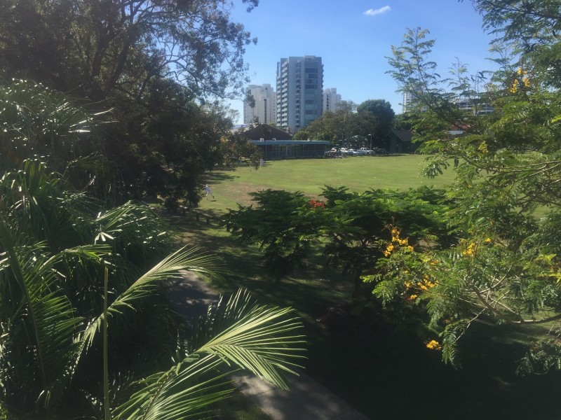 17 BATH, Labrador QLD 4215