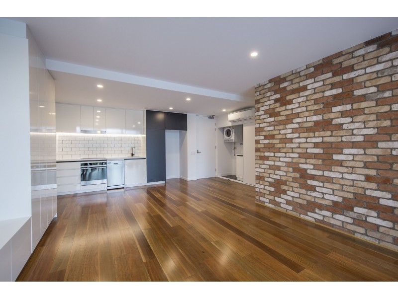 1 Hart Street, Ashmore QLD 4214