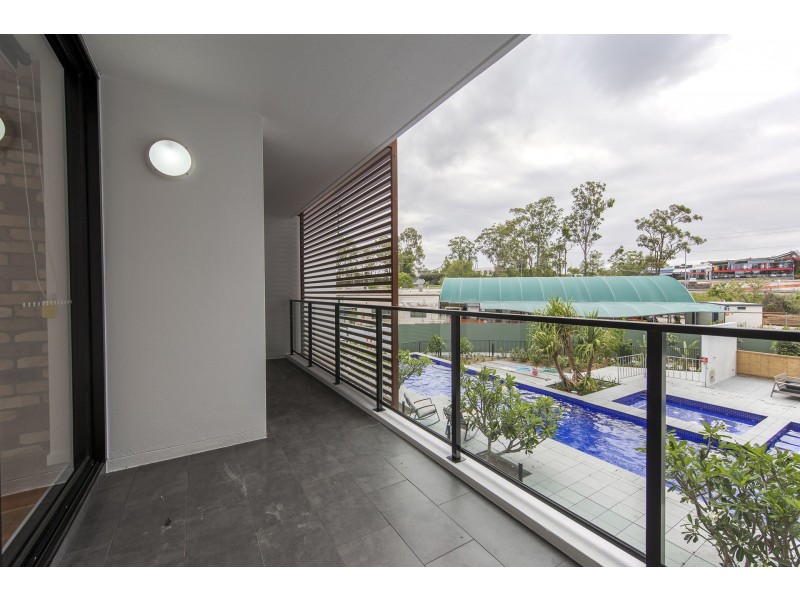 1 Hart Street, Ashmore QLD 4214