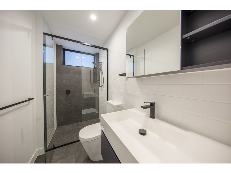 1 Hart Street, Ashmore QLD 4214