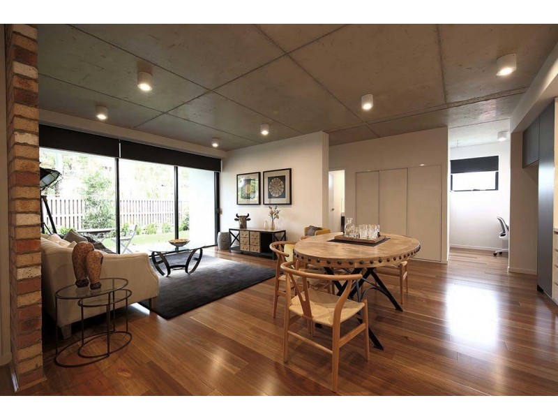 1 Hart Street, Ashmore QLD 4214