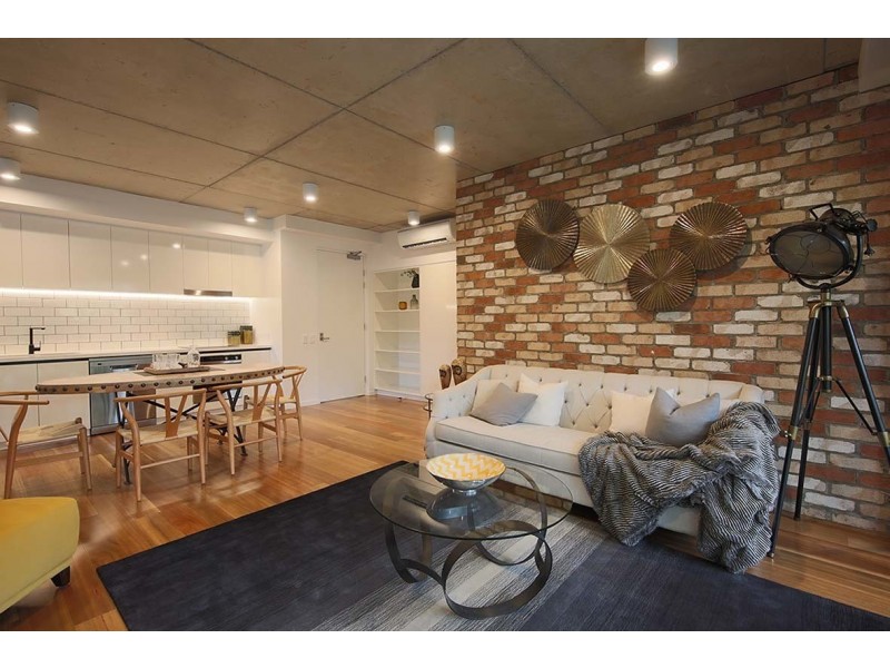 1 Hart Street, Ashmore QLD 4214