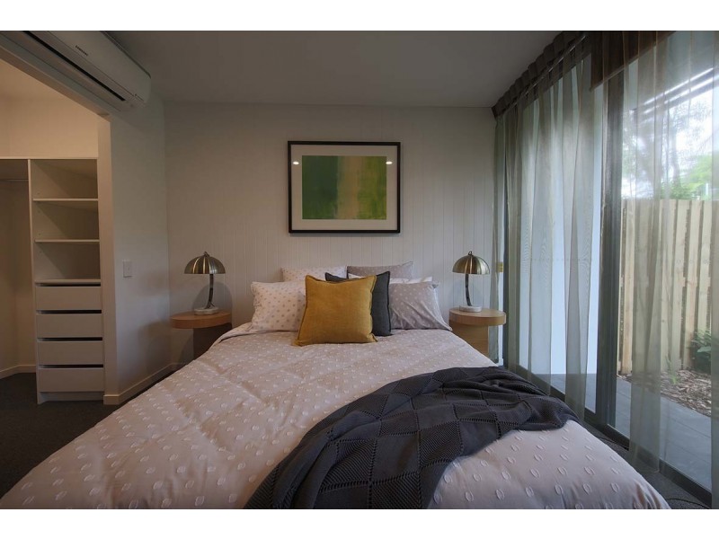 1 Hart Street, Ashmore QLD 4214