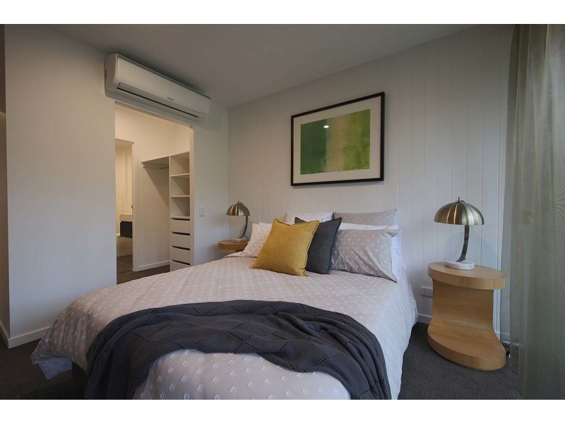 1 Hart Street, Ashmore QLD 4214