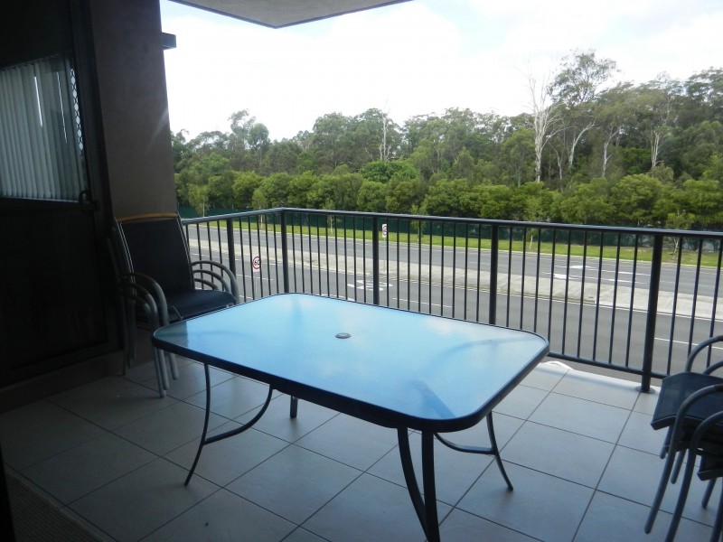 2 Acacia Court, Robina QLD 4226