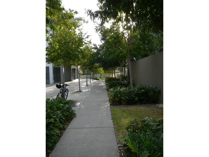 2 Acacia Court, Robina QLD 4226