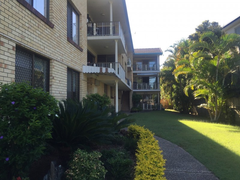 218 MARINE PARADE, Labrador QLD 4215