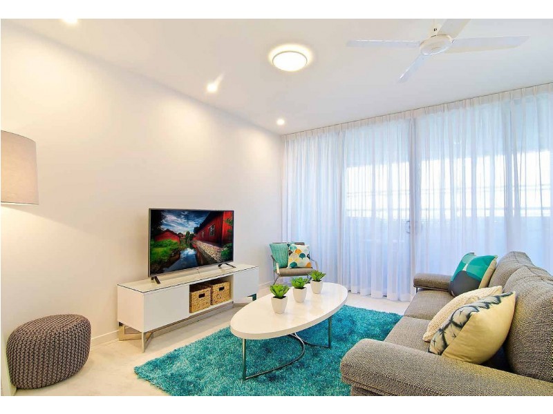 17 Bath, Labrador QLD 4215
