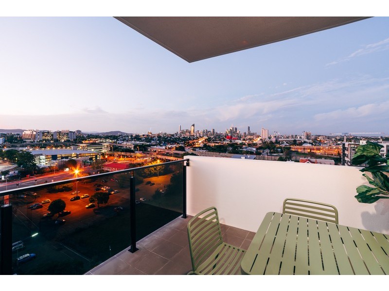 295/28 Wolseley St, Woolloongabba QLD 4102