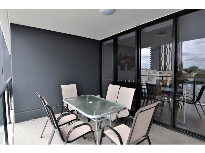 2072/9 Edmondstone street, South Brisbane QLD 4101