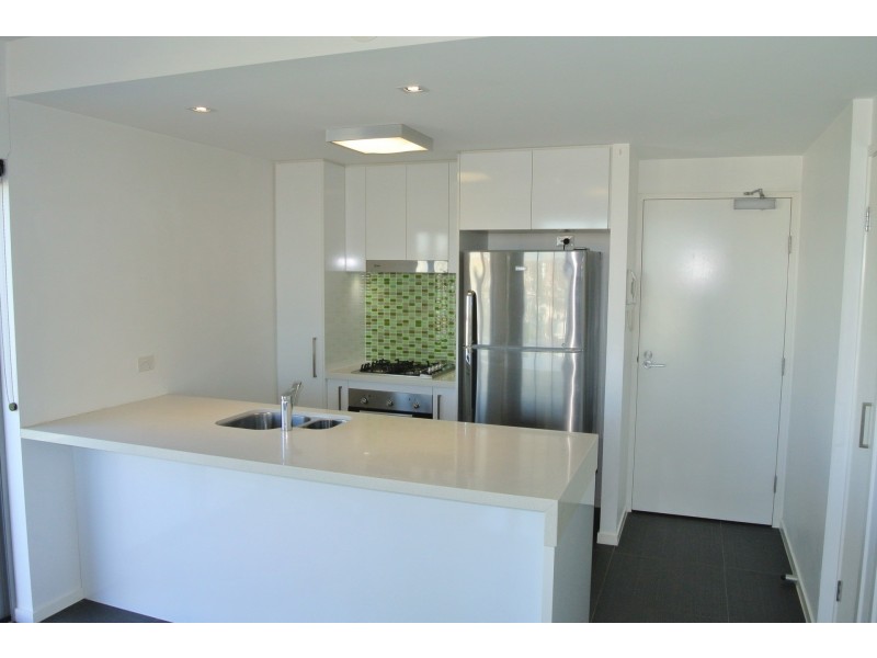807/159 Logan road, Woolloongabba QLD 4102