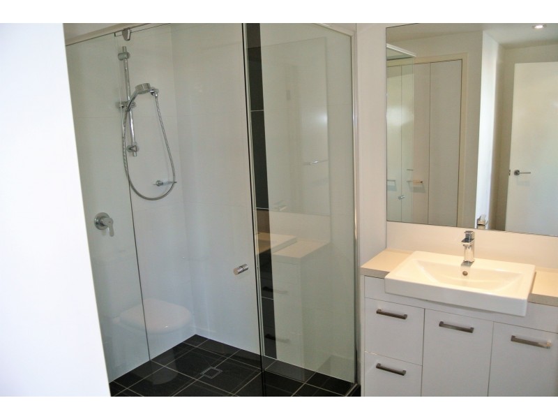 807/159 Logan road, Woolloongabba QLD 4102