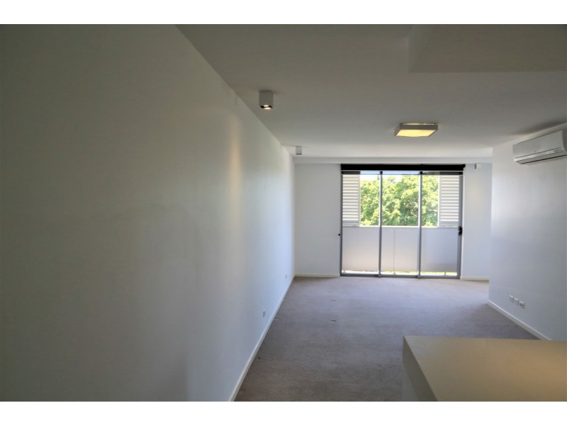 202/159 Logan road, Woolloongabba QLD 4102