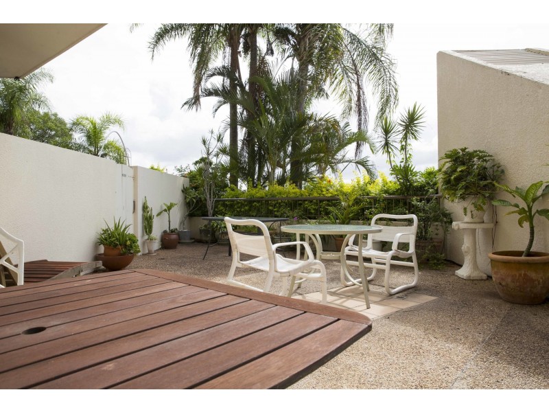 46/2916 Gold Coast Highway, Surfers Paradise QLD 4217