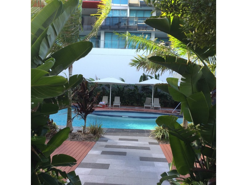 25 EAST QUAY DRIVE, Biggera Waters QLD 4216