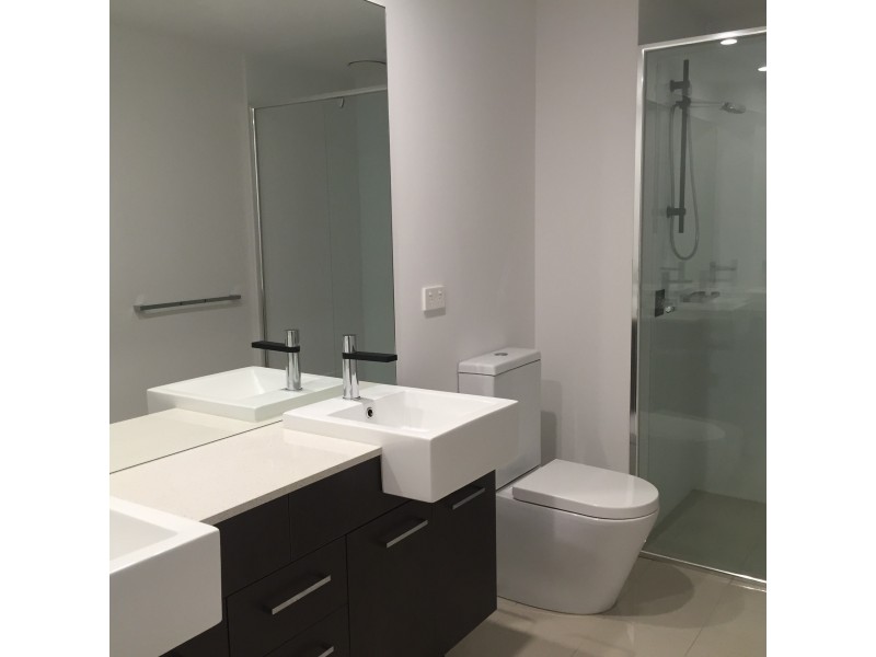 25 EAST QUAY DRIVE, Biggera Waters QLD 4216