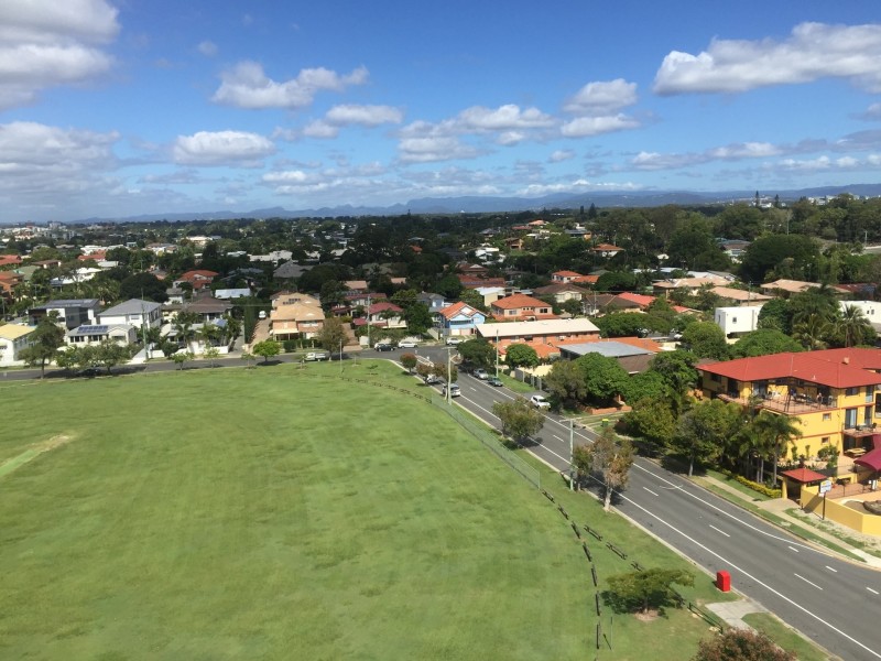 17 BATH STREET, Labrador QLD 4215