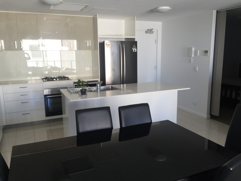 17 BATH, Labrador QLD 4215