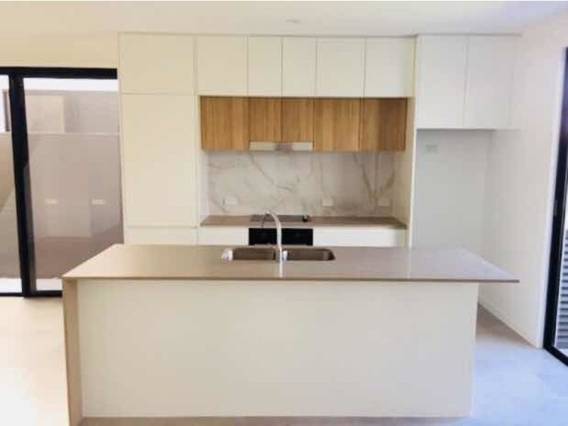 93 Evergreen View, Robina QLD 4226