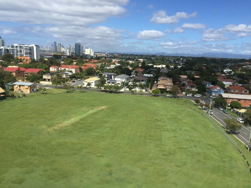 17 BATH, Labrador QLD 4215