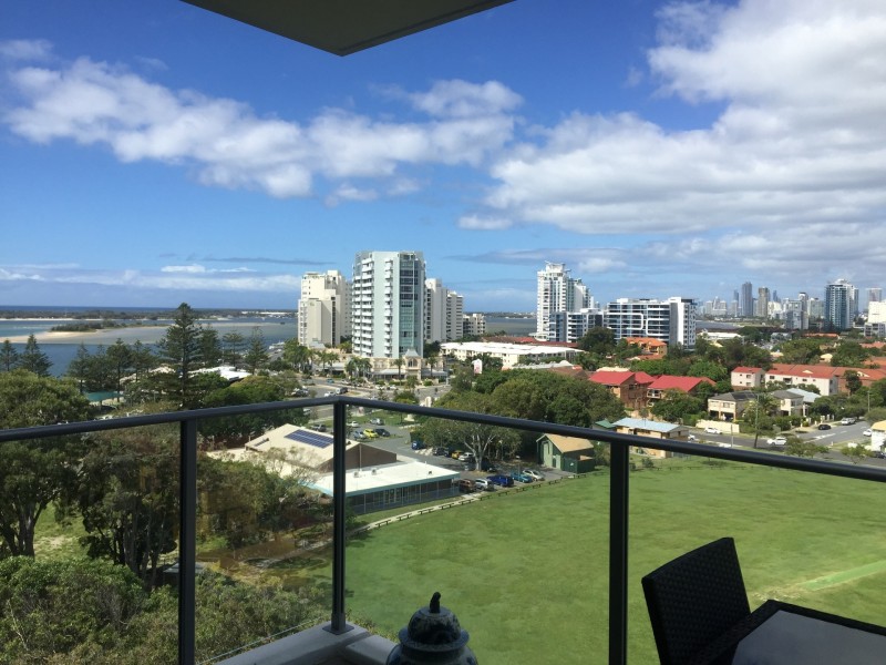 17 BATH, Labrador QLD 4215