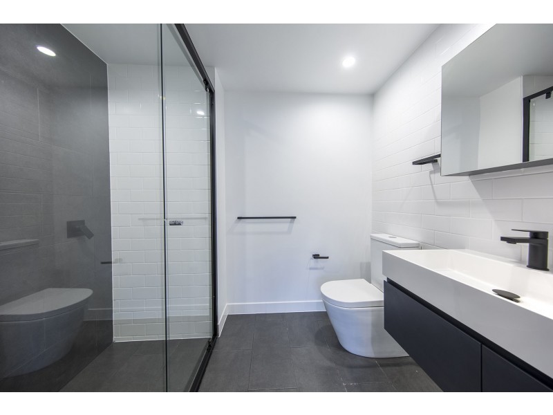 1 Hart Street, Ashmore QLD 4214