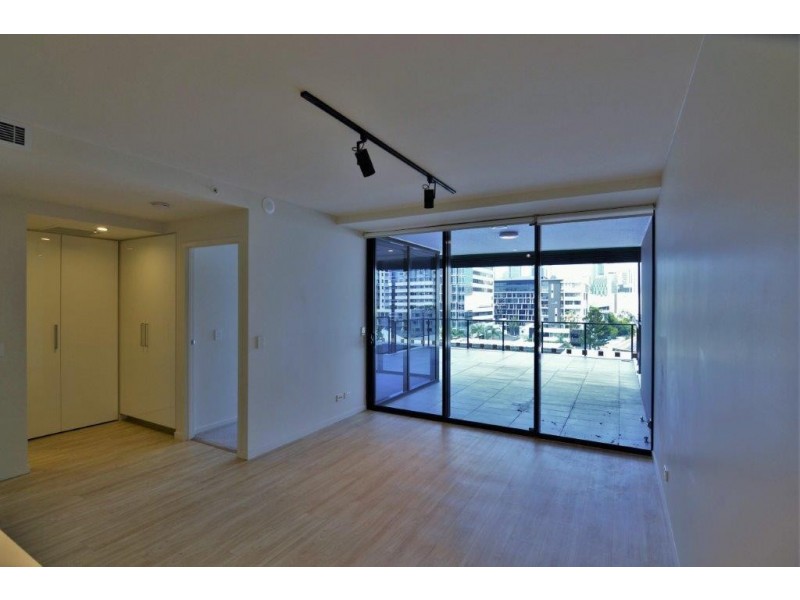 1056/9 Edmondstone street, South Brisbane QLD 4101