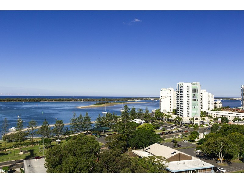 17 Bath, Labrador QLD 4215