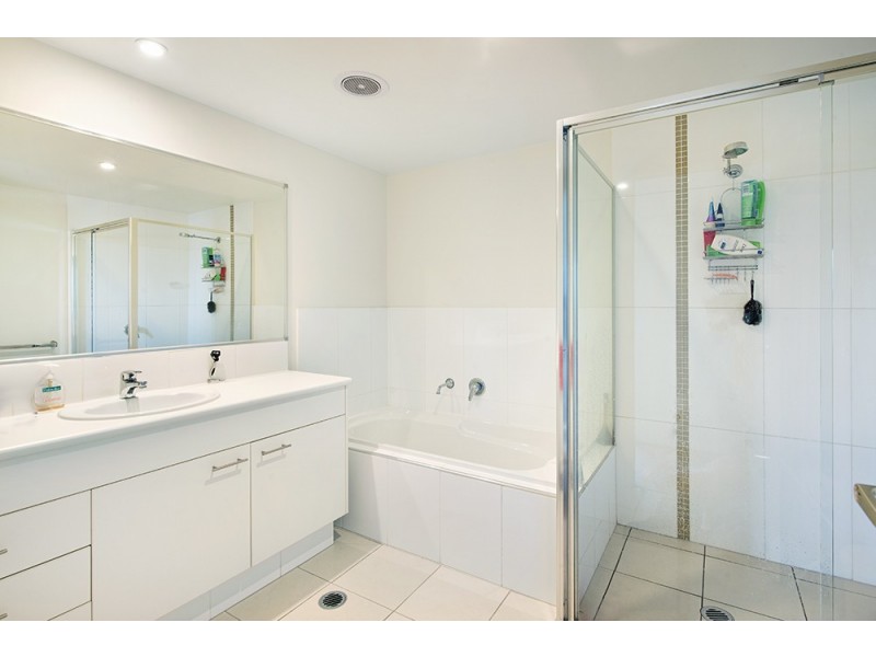17/1 Acacia Court, Robina QLD 4226