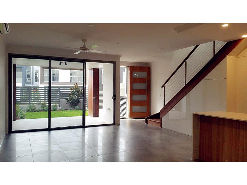 60 Evergreen View, Robina QLD 4226