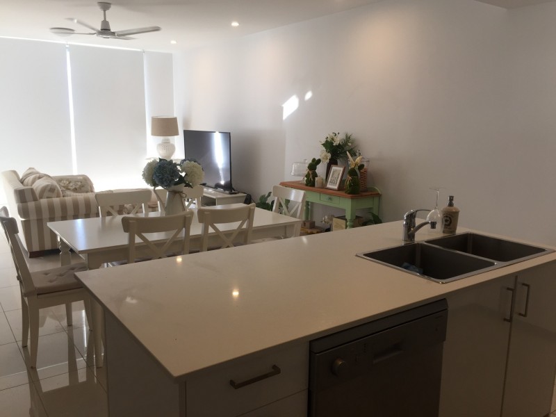 17 Bath, Labrador QLD 4215