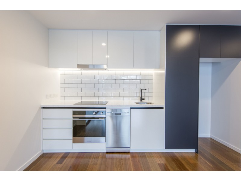 1 Hart Street, Ashmore QLD 4214