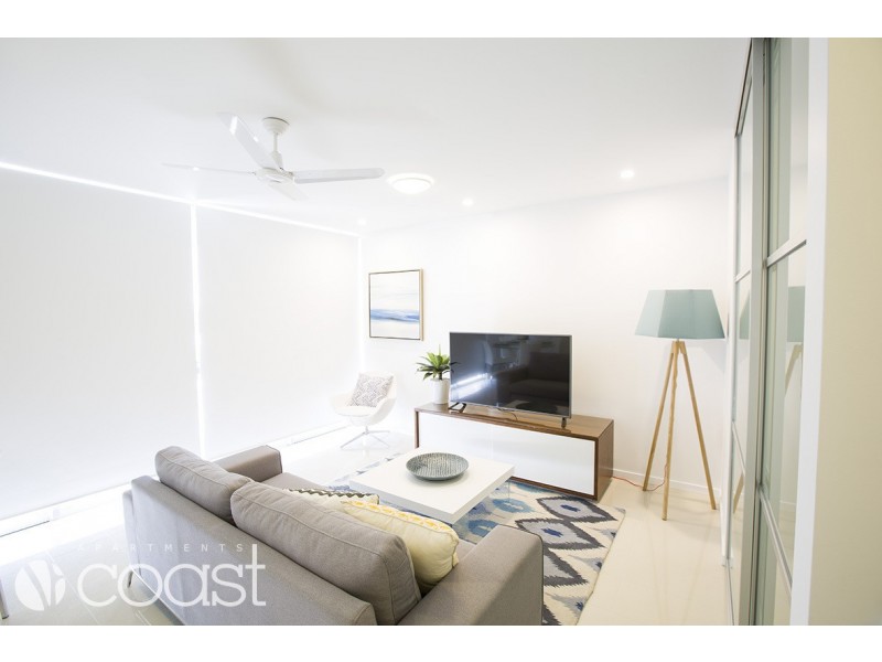 17 BATH STREET, Labrador QLD 4215