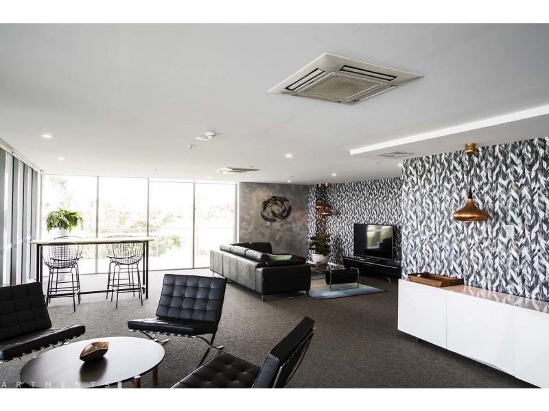 17 BATH STREET, Labrador QLD 4215