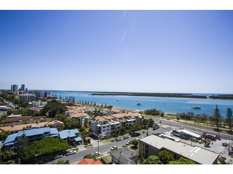 17 BATH STREET, Labrador QLD 4215