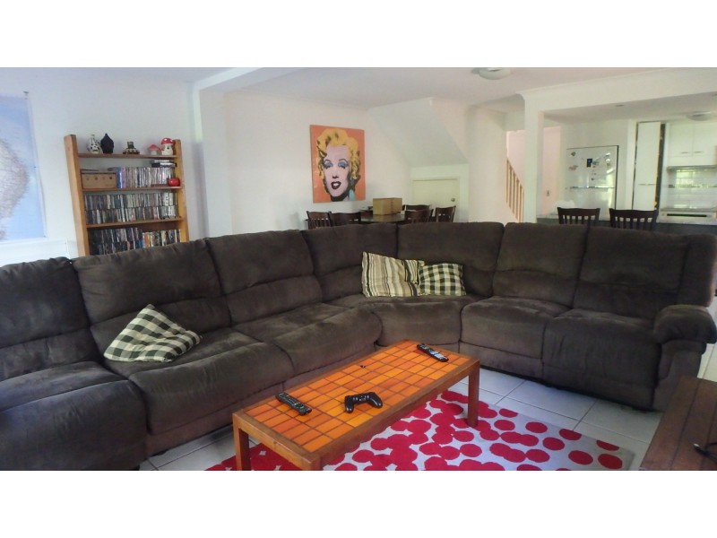 flatmate @ 11 waterford court, Bundall QLD 4217