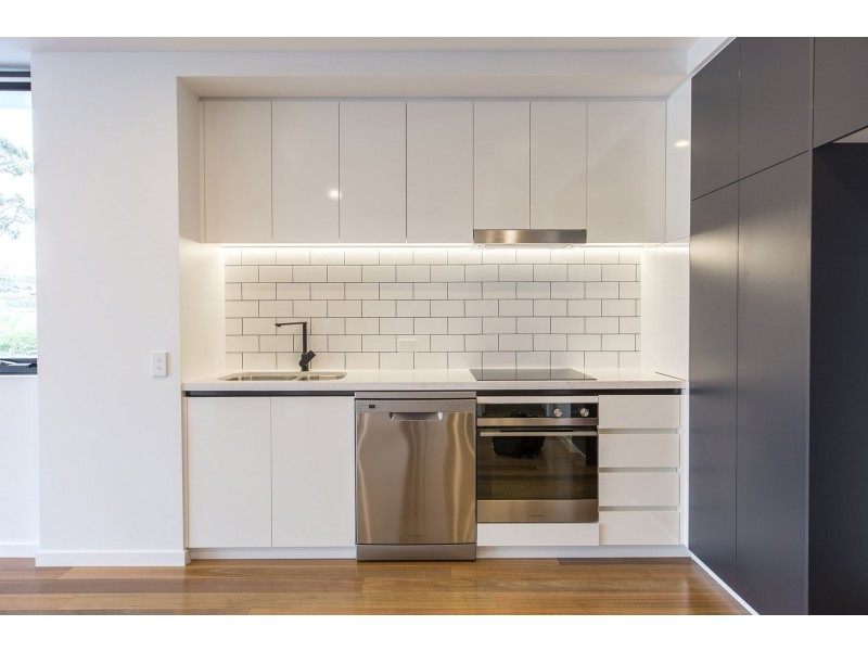 1 Hart Street, Ashmore QLD 4214