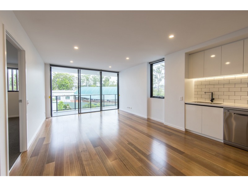 1 Hart Street, Ashmore QLD 4214