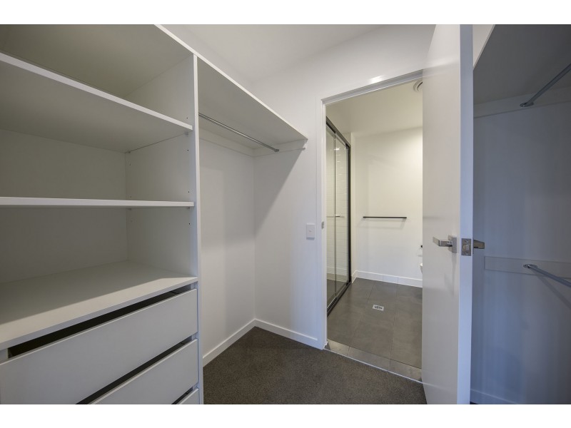 1 Hart Street, Ashmore QLD 4214