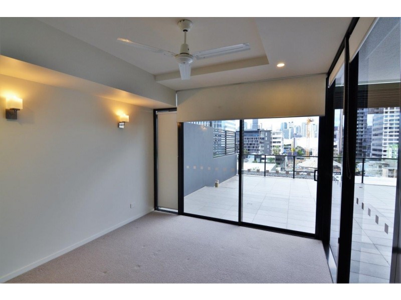 2056/9 Edmondstone street, South Brisbane QLD 4101
