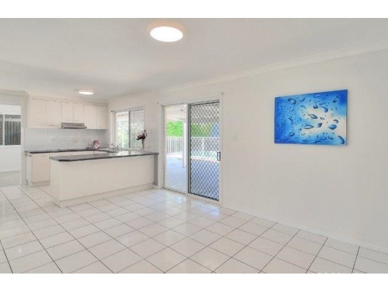 30 Swan lake Crescent, Calamvale QLD 4116